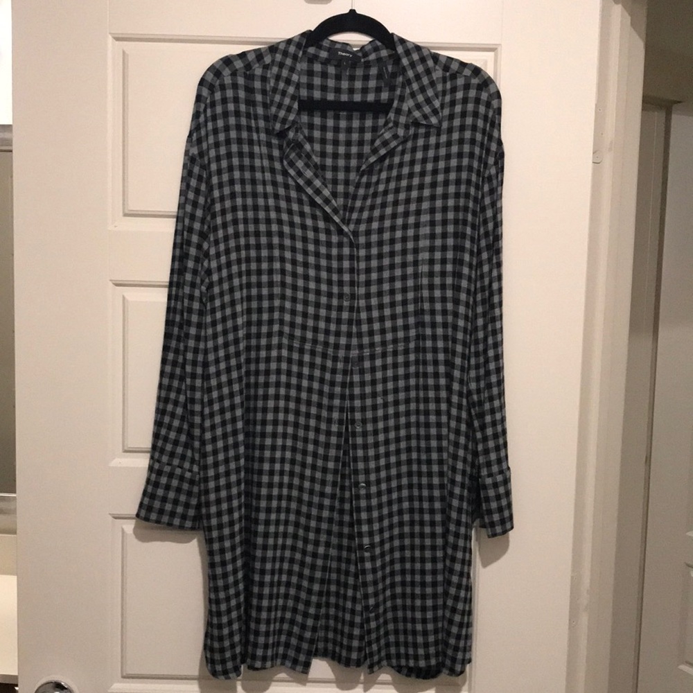 Theory Button Up
